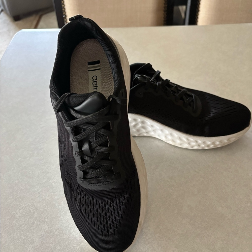 Aetrex Black and White Athletic Shoes with Breathable Mesh
